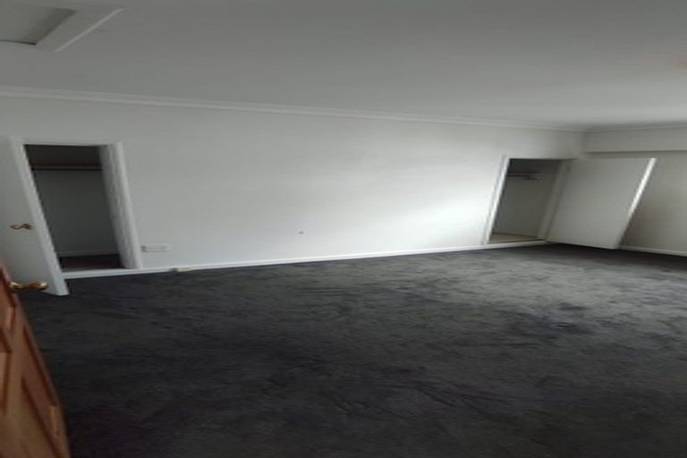 Photo of property in 24 Takutai Avenue, Bucklands Beach, Auckland, 2012