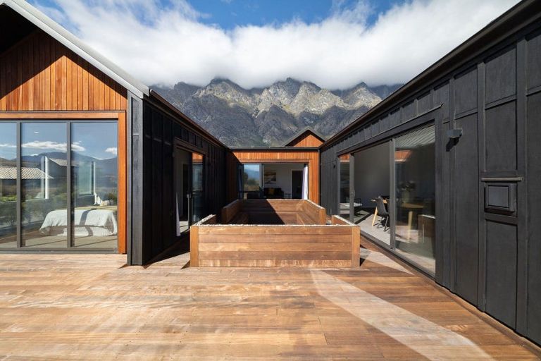 Photo of property in 19 Glenfiddich Road, Jacks Point, Queenstown, 9371