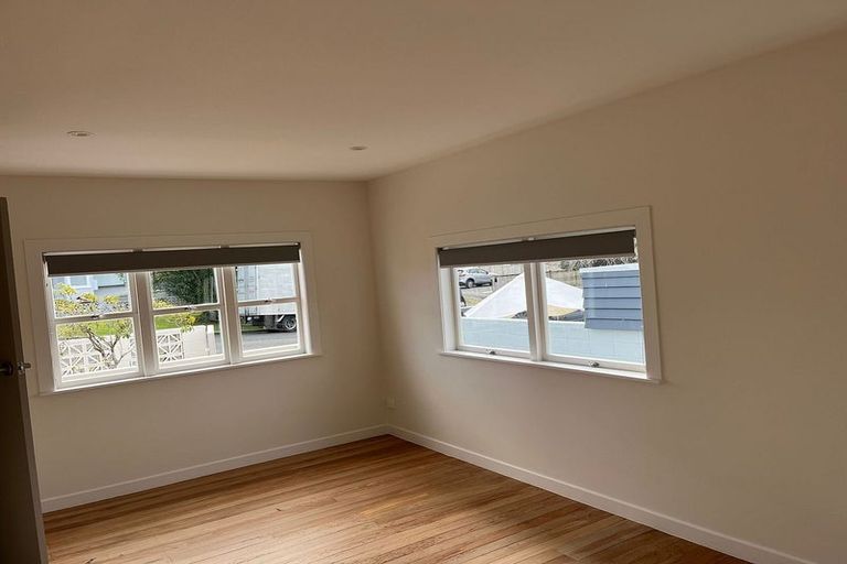 Photo of property in 3/19 Cresta Avenue, Beach Haven, Auckland, 0626