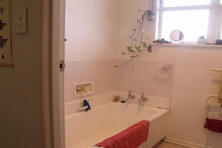 Photo of property in 1 James Cook Street, Havelock North, 4130