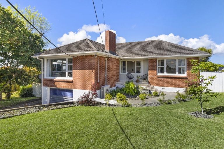 Photo of property in 12 Fairlea Road, Te Atatu South, Auckland, 0610