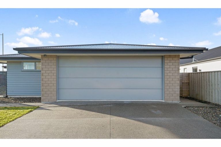 Photo of property in 1 Fry Place, Rolleston, 7614