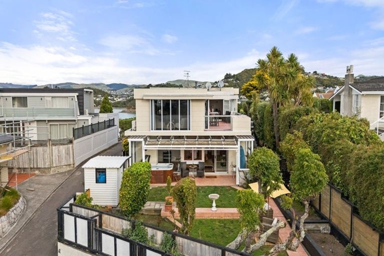 Photo of property in 81 Seaview Road, Paremata, Porirua, 5024