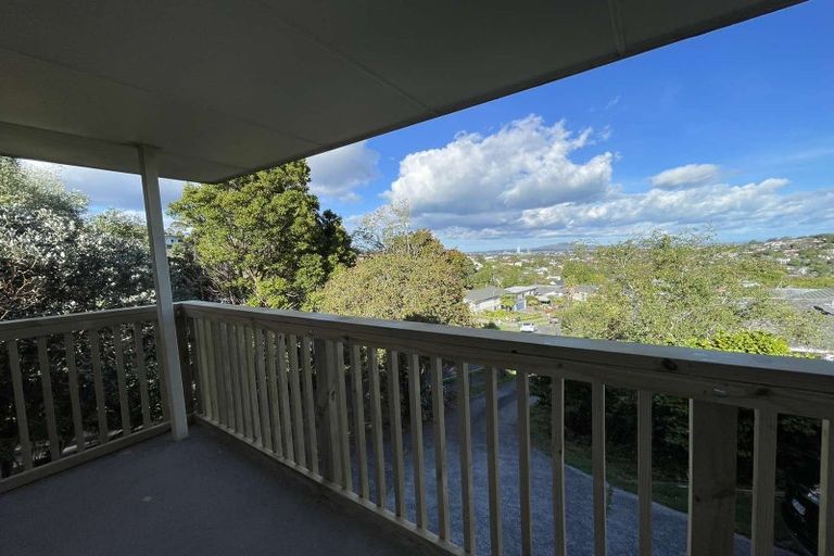Photo of property in 2/37 Gretel Place, Hillcrest, Auckland, 0627