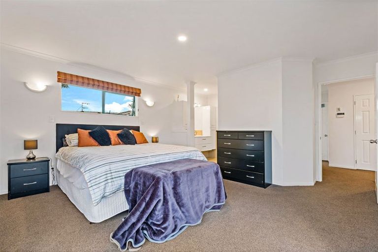 Photo of property in 18 Sample Road, Albany, Auckland, 0632