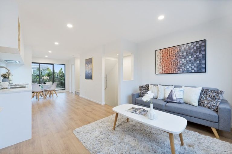 Photo of property in 8/11 Hereford Street, Te Atatu Peninsula, Auckland, 0610