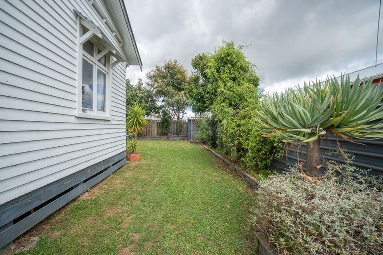 Photo of property in 25 Tiller Close, Kelvin Grove, Palmerston North, 4414