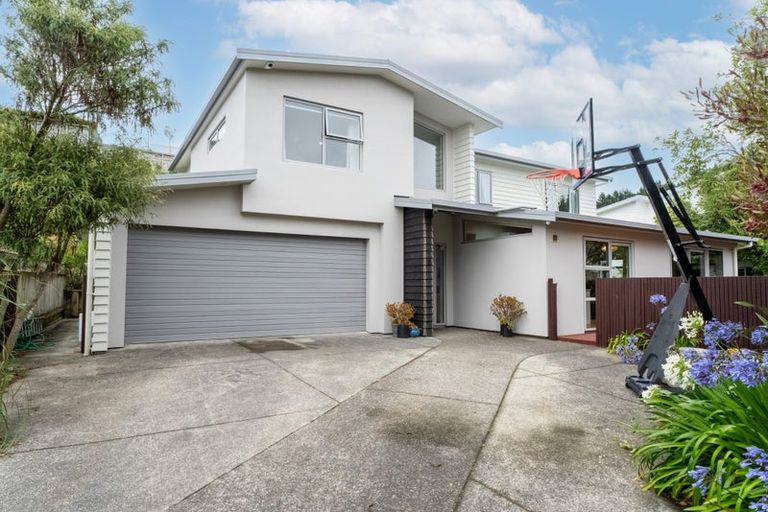 Photo of property in 8 Halewood Grove, Churton Park, Wellington, 6037