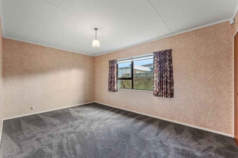 Photo of property in 16 Warwick Place, Springvale, Whanganui, 4501