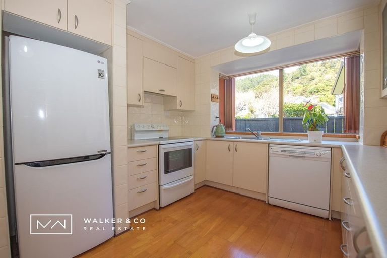 Photo of property in 10 Pioneer Grove, Silverstream, Upper Hutt, 5019