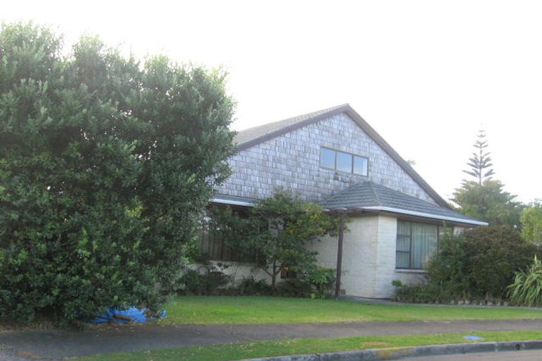 Photo of property in 4 Thurso Grove, Papakowhai, Porirua, 5024