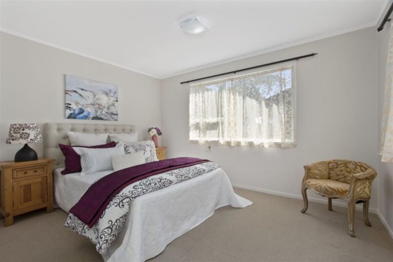 Photo of property in 13 Tamahere Drive, Glenfield, Auckland, 0629