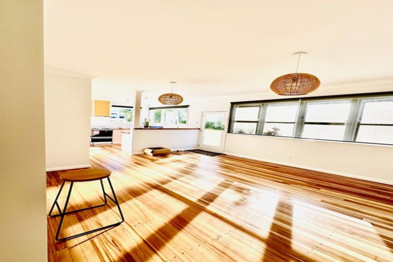 Photo of property in 35 Ocean Road, Paekakariki, 5034