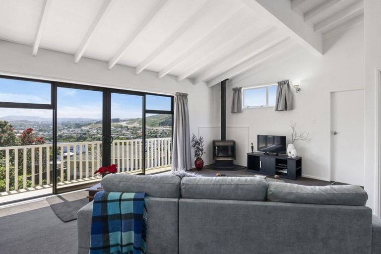 Photo of property in 5 Saint Aidans Way, Tawa, Wellington, 5028