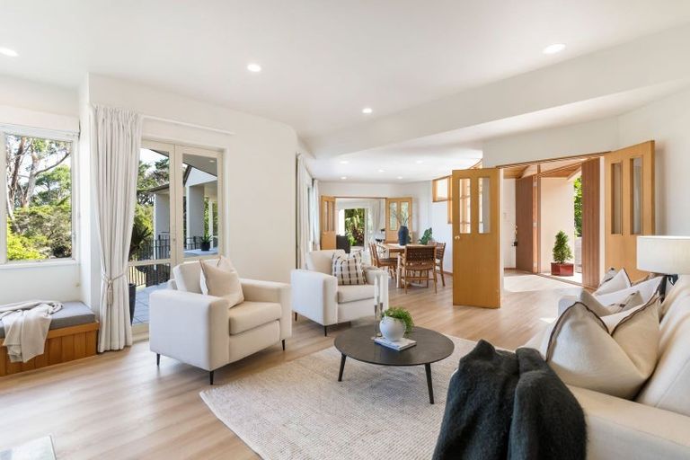 Photo of property in 27 Warman Road, Okura, Auckland, 0792