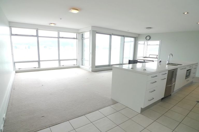 Photo of property in The Capital, 32/370 Oriental Parade, Oriental Bay, Wellington, 6011