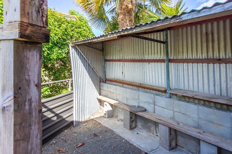 Photo of property in 6 Leatham Avenue, Strandon, New Plymouth, 4312