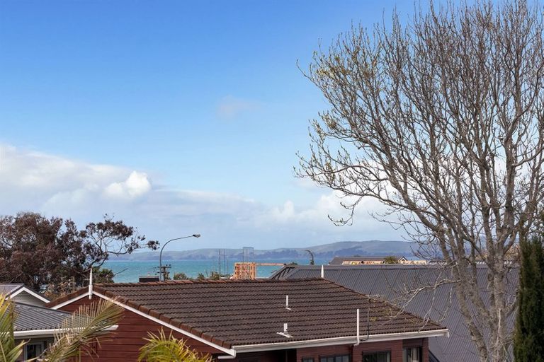 Photo of property in 1/72l Kitchener Road, Milford, Auckland, 0620