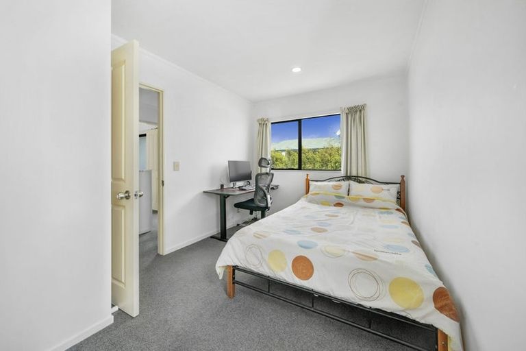 Photo of property in 9 Butia Avenue, Henderson, Auckland, 0612