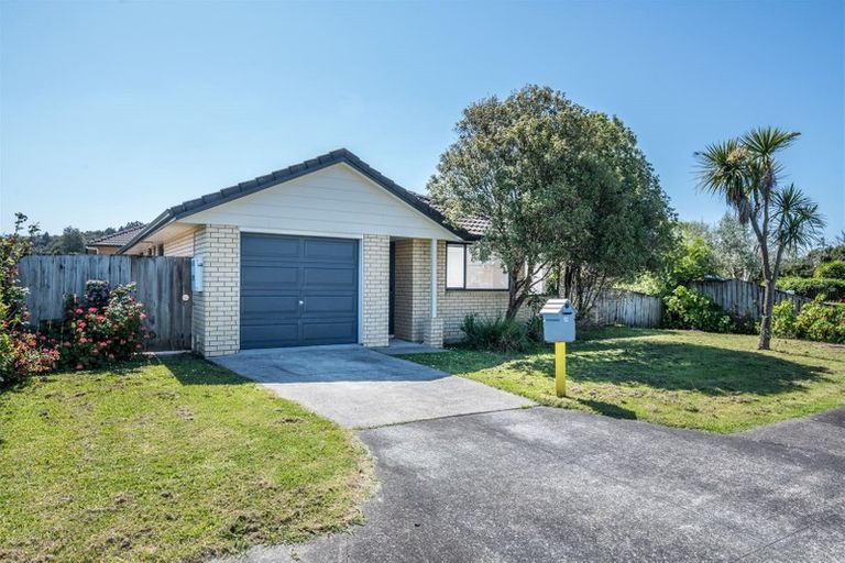Photo of property in 30 Misty Valley Drive, Henderson, Auckland, 0612