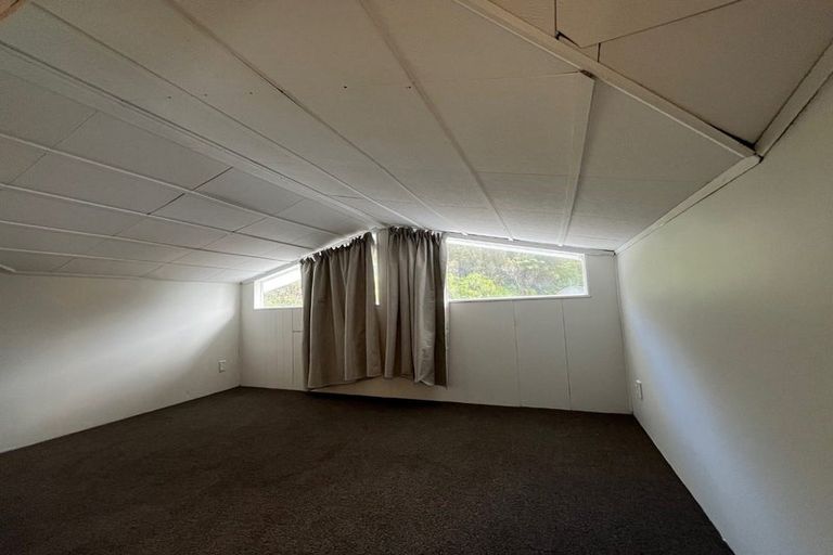 Photo of property in 22a Shackleton Grove, Stokes Valley, Lower Hutt, 5019