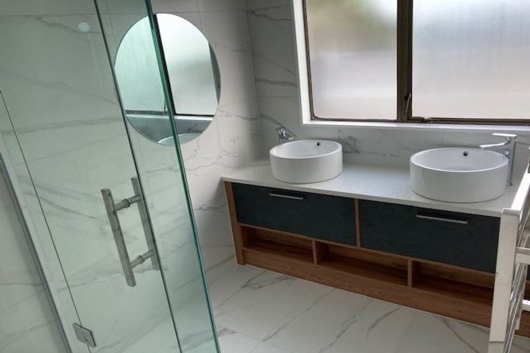 Photo of property in 1/24 Falstaff Place, Half Moon Bay, Auckland, 2012