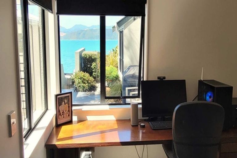 Photo of property in 287 Karaka Bay Road, Karaka Bays, Wellington, 6022