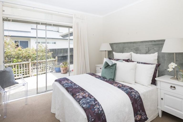 Photo of property in 72a Marine Parade, Mellons Bay, Auckland, 2014