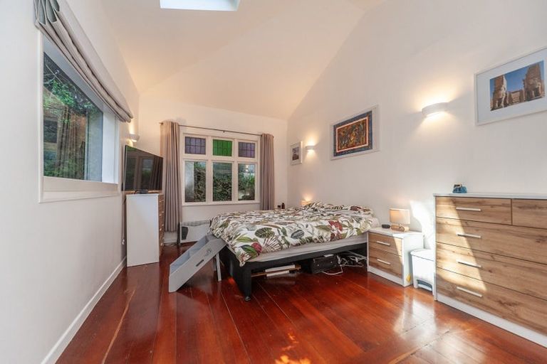 Photo of property in 49 Harbour View Road, Northland, Wellington, 6012