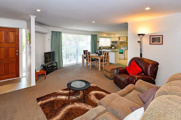 Photo of property in 3/5 Saints Court, Manurewa, Auckland, 2102