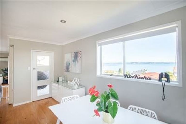 Photo of property in 57 Pacific Parade, Army Bay, Whangaparaoa, 0930