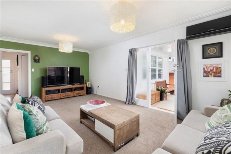 Photo of property in 1/12 Tomlinson Street, Hillpark, Auckland, 2102