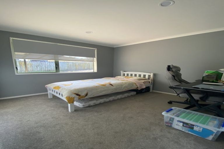 Photo of property in 8 Marlon Lane, East Tamaki, Auckland, 2016