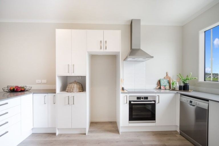 Photo of property in 2/6 Onekiritea Road, Hobsonville, Auckland, 0616