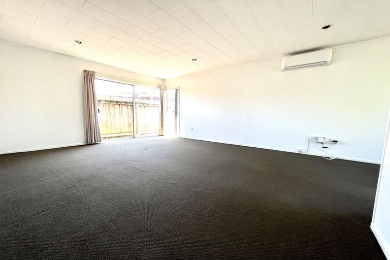 Photo of property in 59 Casuarina Road, Half Moon Bay, Auckland, 2012