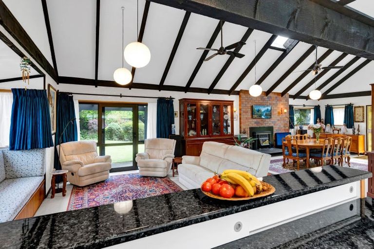 Photo of property in 24 Prudence Place, Oakura, 4314