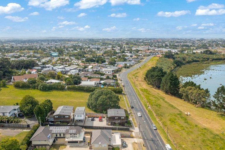 Photo of property in 2/141 Wallace Road, Mangere Bridge, Auckland, 2022