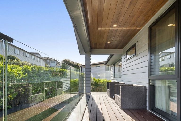 Photo of property in 4a Hilton Close, Fairview Heights, Auckland, 0632