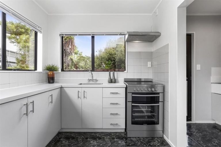 Photo of property in 29 Cron Avenue, Te Atatu South, Auckland, 0610