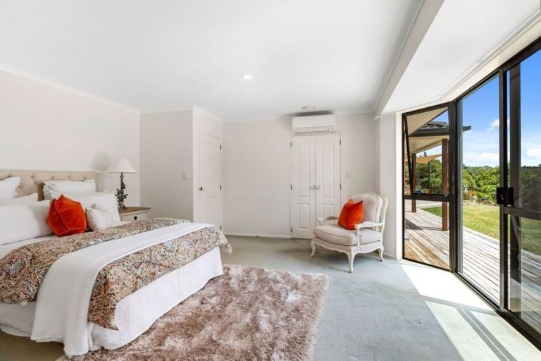 Photo of property in 119 Vaughans Road, Okura, Albany, 0792