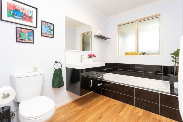 Photo of property in 15 Somerville Crescent, Aidanfield, Christchurch, 8025