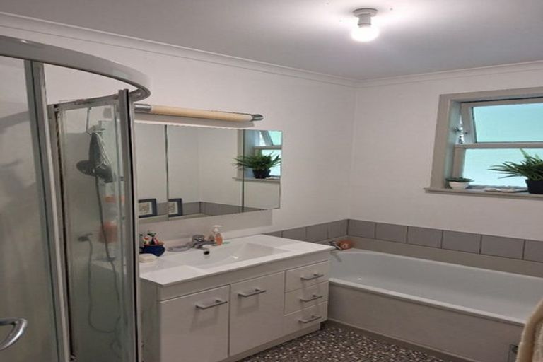 Photo of property in 52 Awarua Street, Ngaio, Wellington, 6035