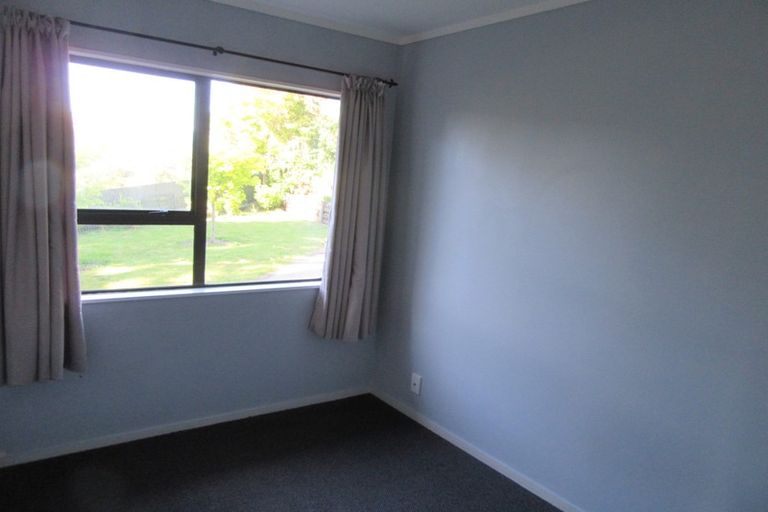 Photo of property in 9 Oaklands Grove, Clouston Park, Upper Hutt, 5018