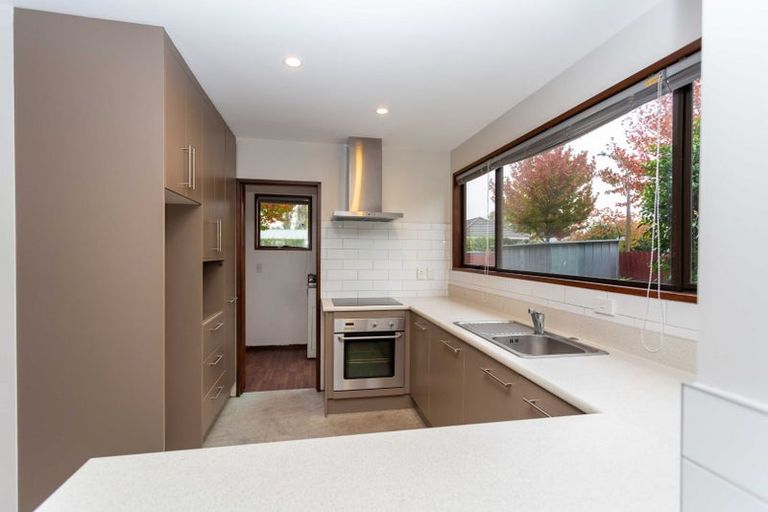 Photo of property in 2/1 Braco Place, Burnside, Christchurch, 8041