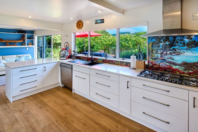 Photo of property in 7 Tui Terrace, Tawa, Wellington, 5028