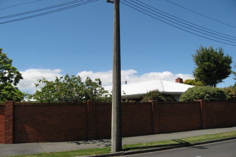 Photo of property in 2 Farndale Place, Avonhead, Christchurch, 8042
