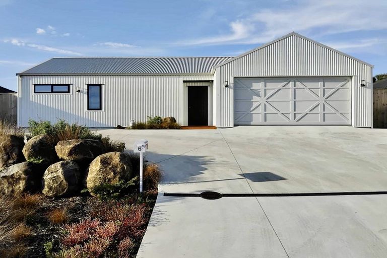 Photo of property in 6 Allans Way, Waiuku, 2123