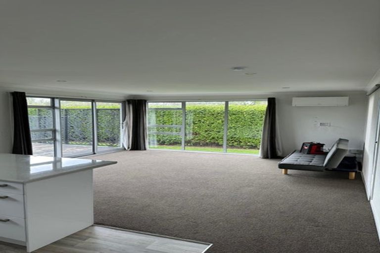 Photo of property in 16 Burgundy Drive, Martinborough, 5711