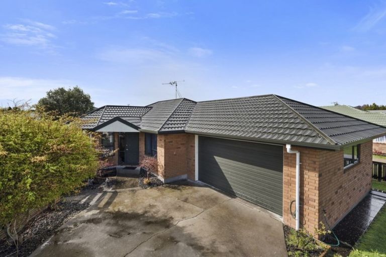 Photo of property in 19 Farnborough Drive, Nawton, Hamilton, 3200