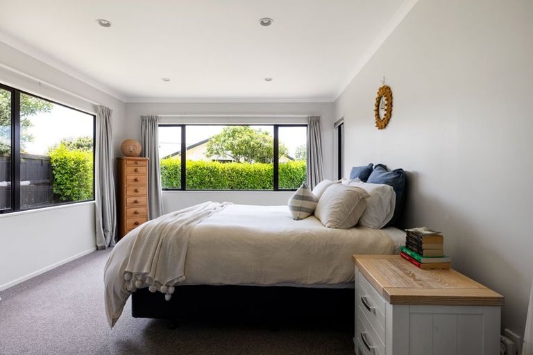 Photo of property in 13 Mangakoea Place, St Andrews, Hamilton, 3200